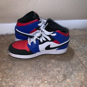 Air Jordan 1 mid top 3